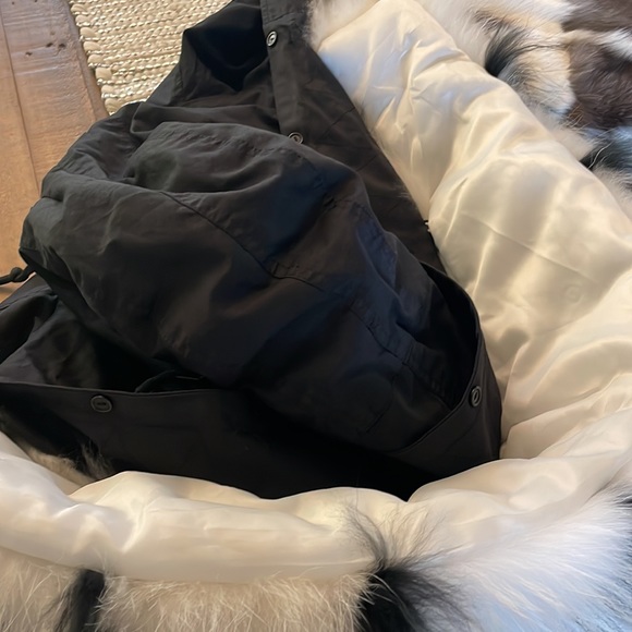 Fully fur lined parka with huge removal fur hood S/M coat like Jocelyn brand - Picture 4 of 5
